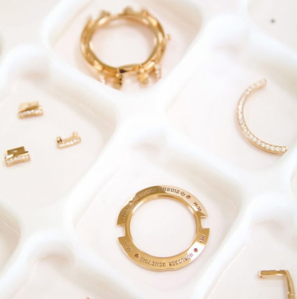 Install Movement into Case and Perform Testing after Component Cleaning-Shanghai ROLEX Official Service Outlets