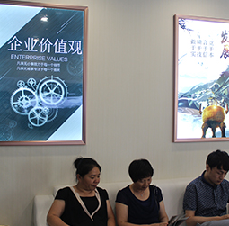 Pic2‑User‑Nuan Dong‑Shanghai ROLEX Service Center